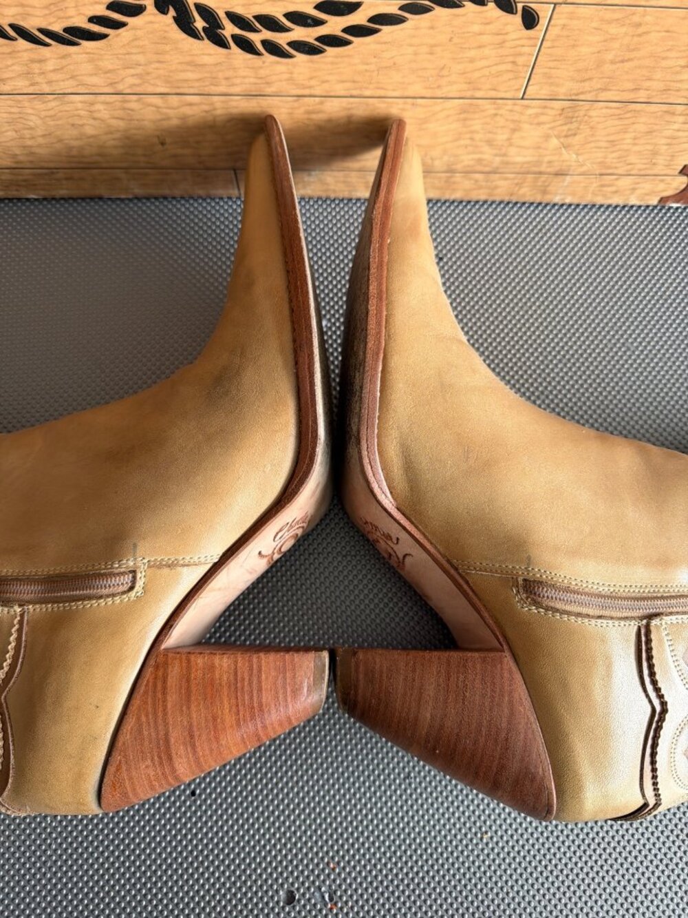 Charlie 1 Horse Lucchese Women's Tan Leather Side Tassel Mid-Calf Boots 8 w/Box - Picture 6 of 16